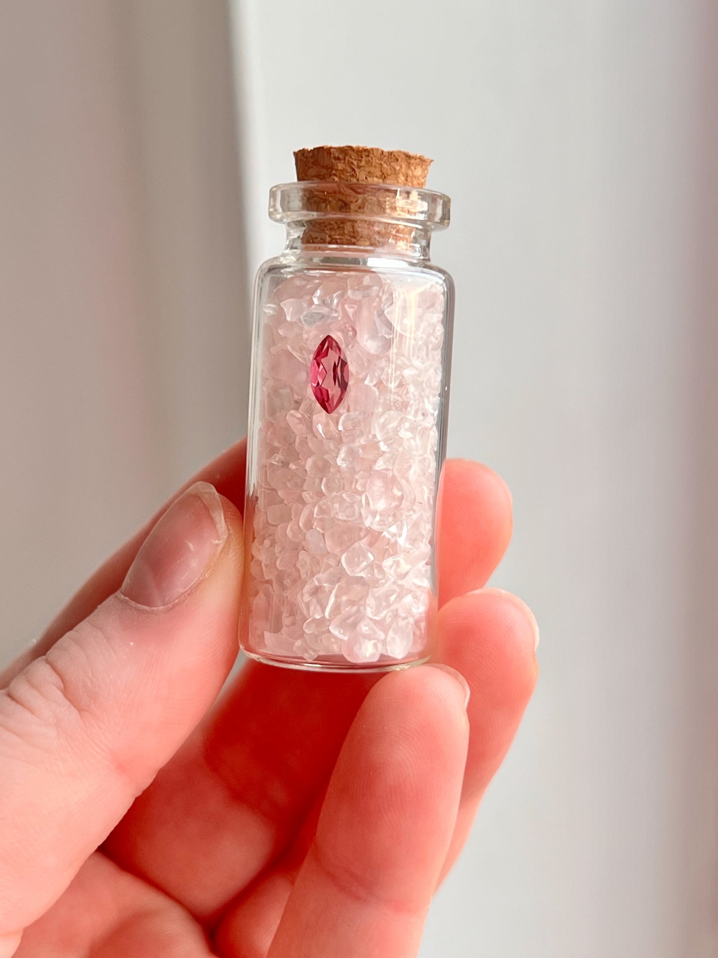 Blissful bottle - pink topaz