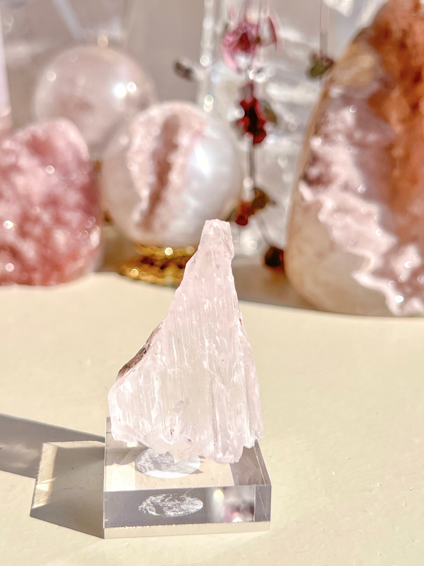 Kunzite specimen
