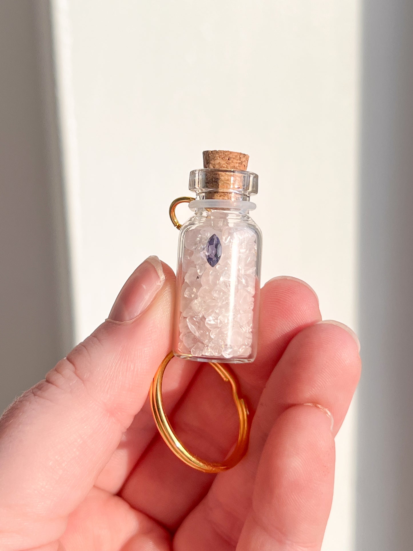 Blissful on the go key ring - Iolite