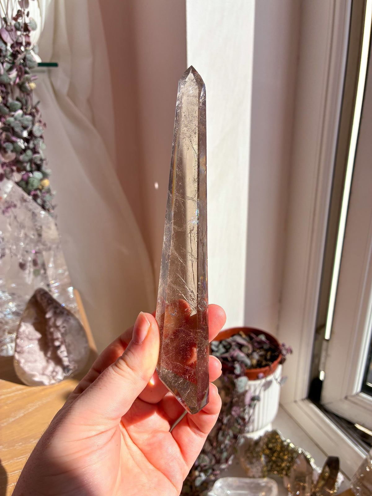 Smokey Lemurian on stand