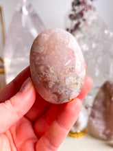 Load image into Gallery viewer, Flower agate palmstone
