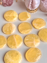 Load image into Gallery viewer, Intuitively chosen Lemon Calcite
