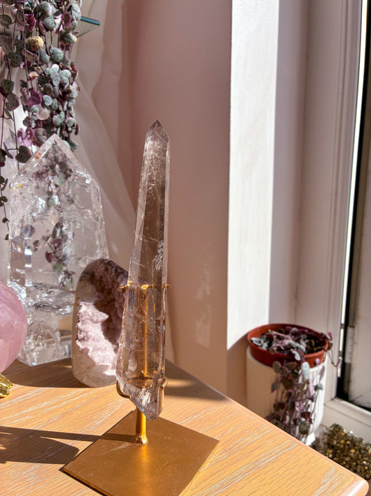 Smokey Lemurian on stand