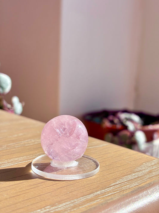 Morganite pebble