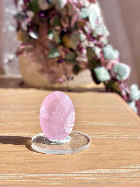 Morganite pebble