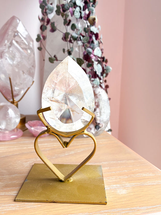 Clear Quartz diamond with stand
