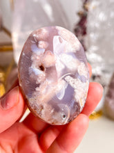 Load image into Gallery viewer, Flower agate palmstone
