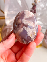 Load image into Gallery viewer, Flower agate palmstone
