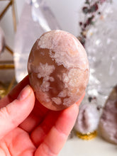 Load image into Gallery viewer, Flower agate palmstone
