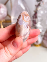 Load image into Gallery viewer, Flower agate palmstone
