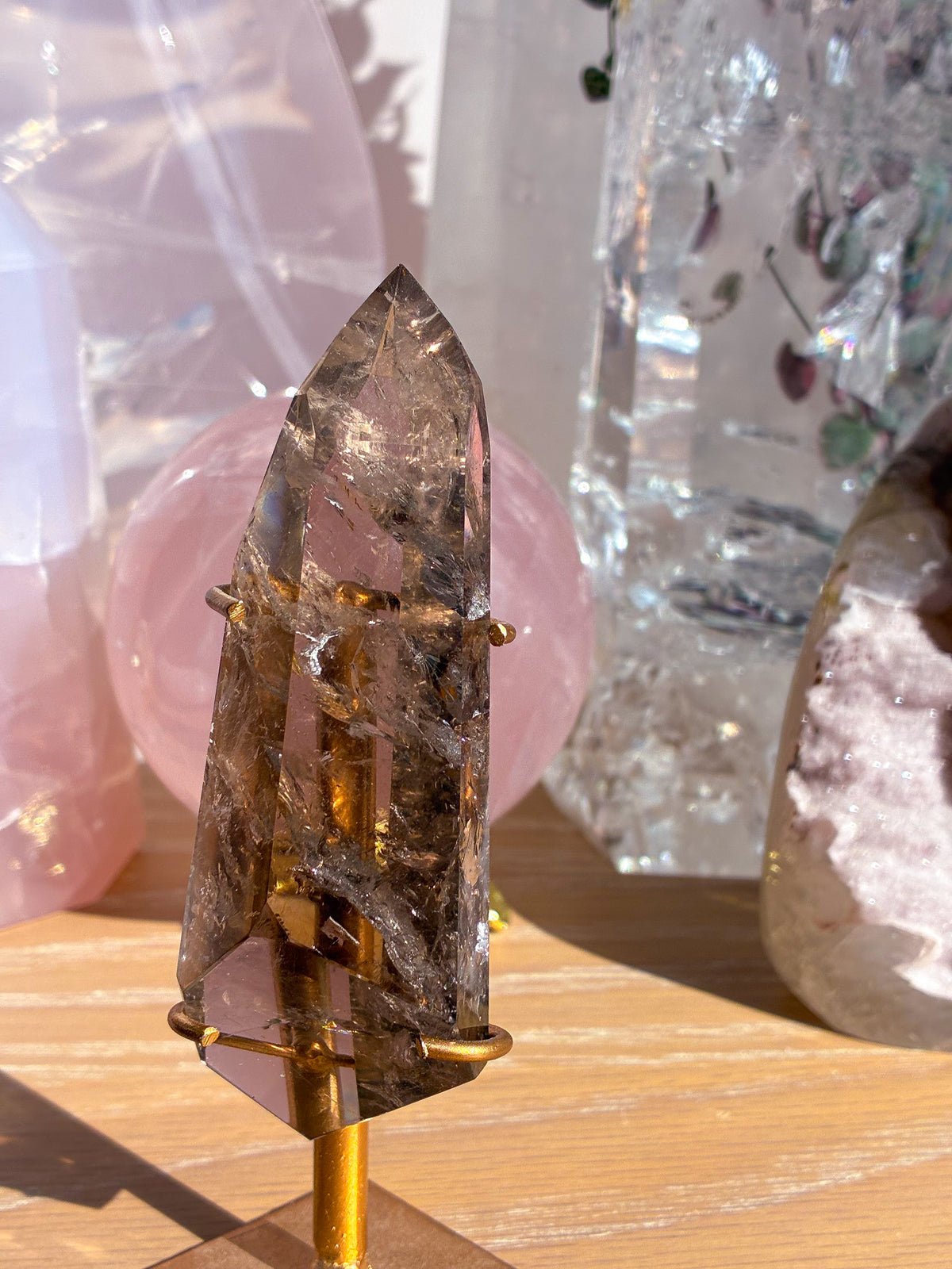 Smokey Lemurian on stand