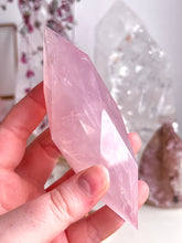 Load image into Gallery viewer, Faceted rose quartz
