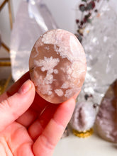 Load image into Gallery viewer, Flower agate palmstone
