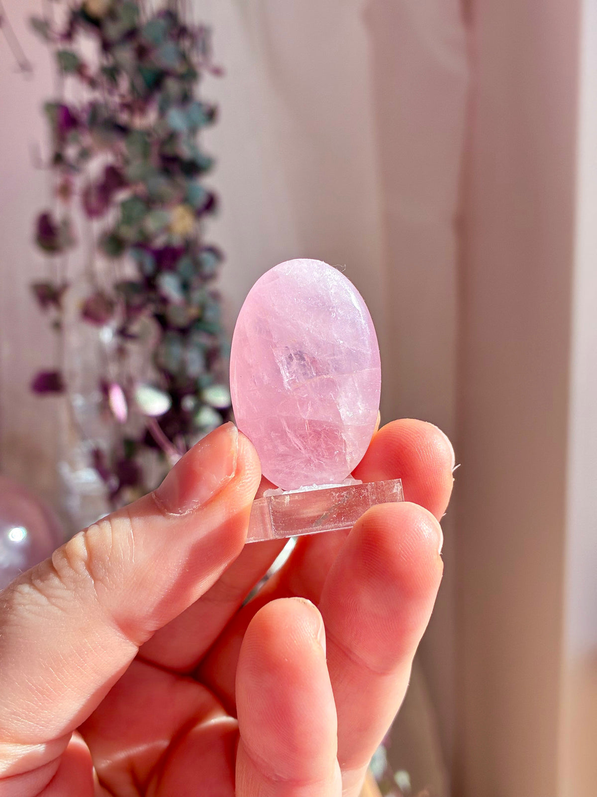Morganite palmstone