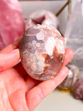 Load image into Gallery viewer, Flower Agate Palmstone
