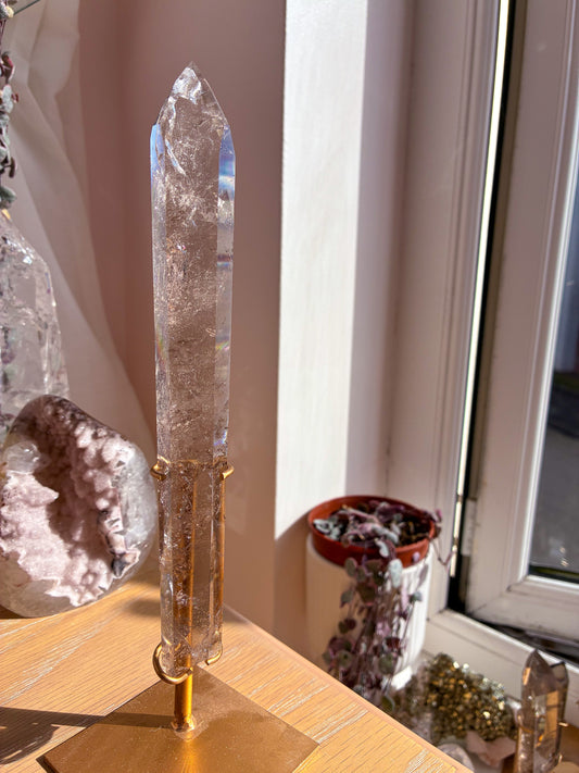 Smokey Lemurian on stand
