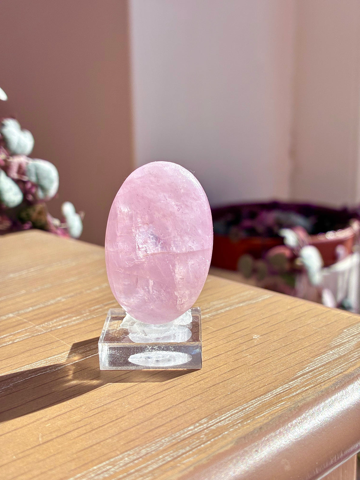 Morganite palmstone