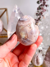 Load image into Gallery viewer, Flower agate palmstone
